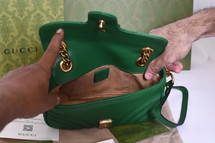 Gucci GG Logo Green Bag - Image 4